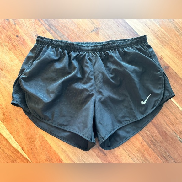 Nike Dri-FIT Black Performance Shorts NWT - Picture 1 of 4